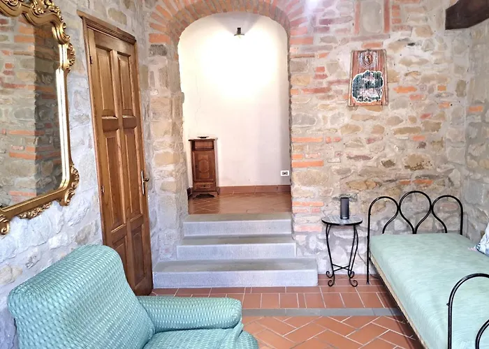 Poggiolo بيت للعطل