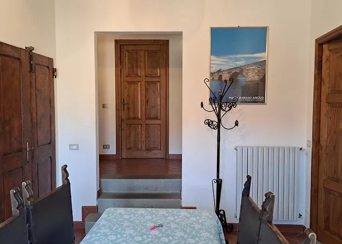 Poggiolo بيت للعطل