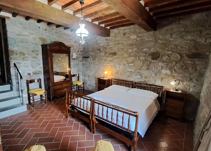 Poggiolo بيت للعطل